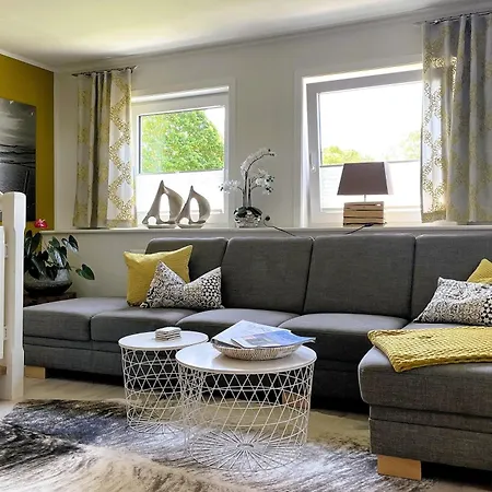 Hus Strungud Og Apartment